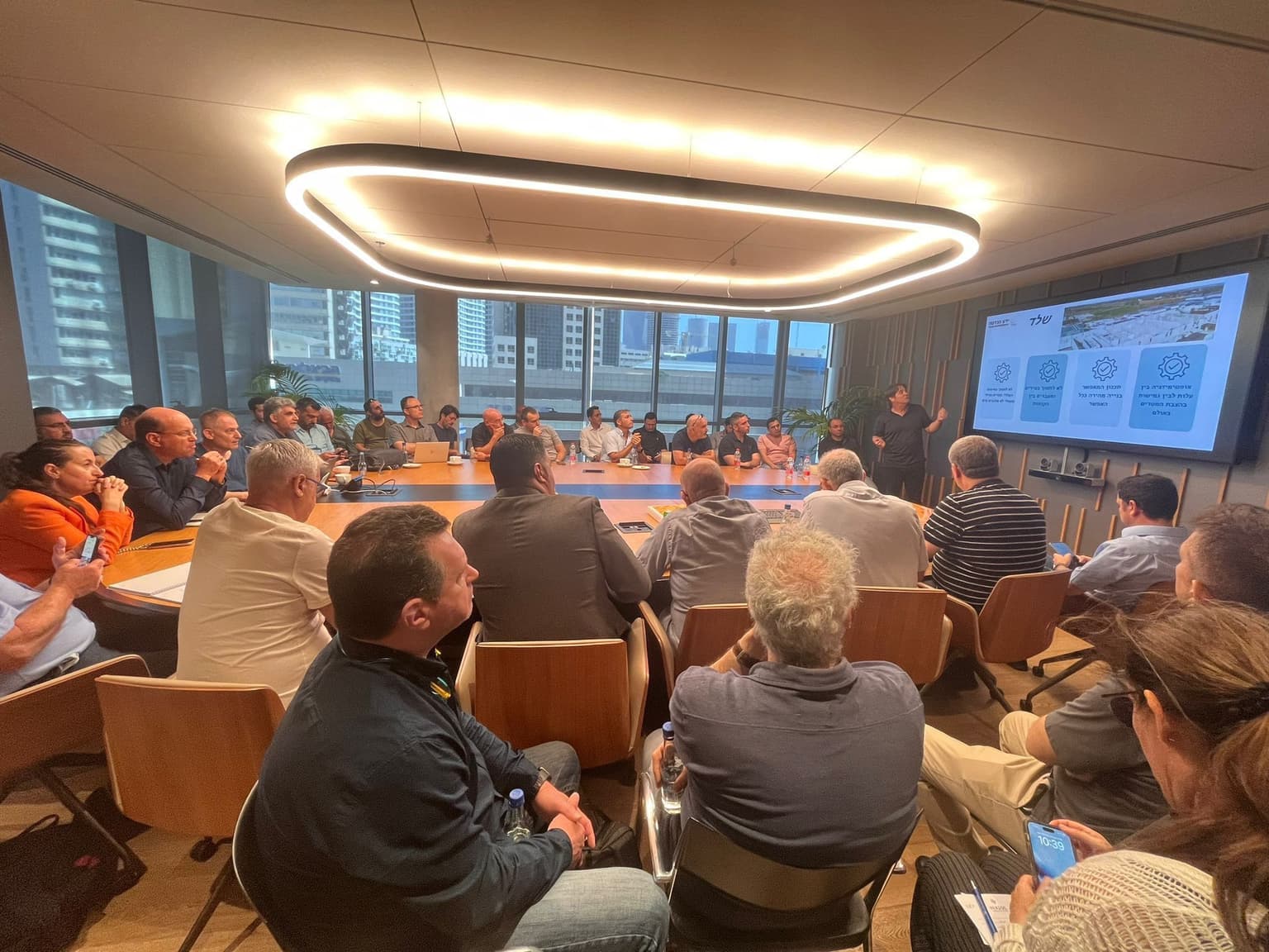 Herzog Roundtable Gallery - Executive Discussion